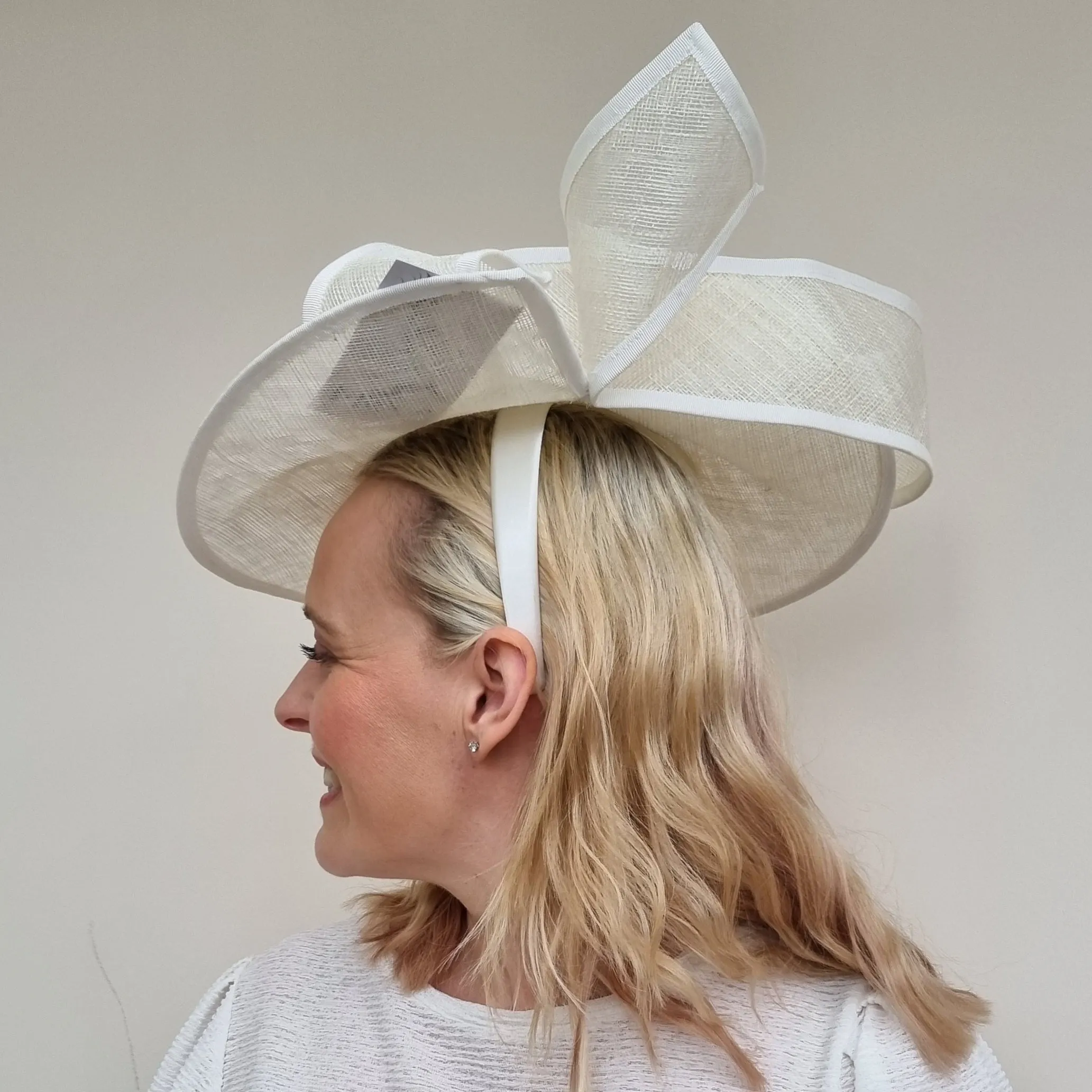 JB24/32 Twist Bow Hatinator In Nudes