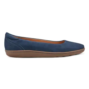 Landen Round Toe Casual Flats